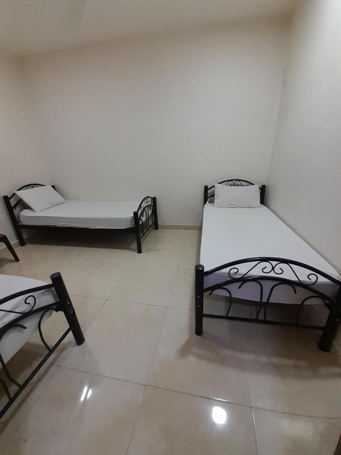 Farah Plaza Hostel &Hotel Apartments Akaba Buitenkant foto