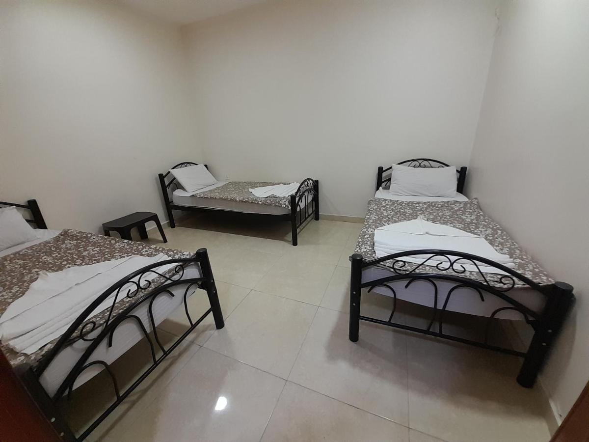 Farah Plaza Hostel &Hotel Apartments Akaba Buitenkant foto