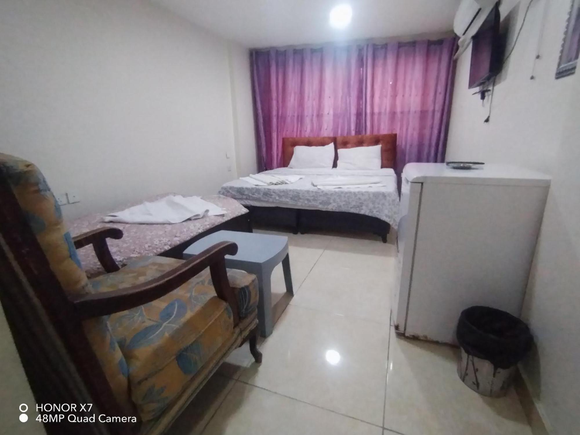 Farah Plaza Hostel &Hotel Apartments Akaba Buitenkant foto