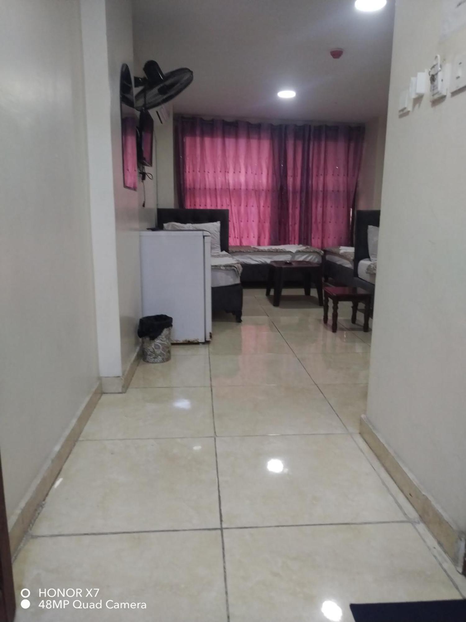 Farah Plaza Hostel &Hotel Apartments Akaba Buitenkant foto