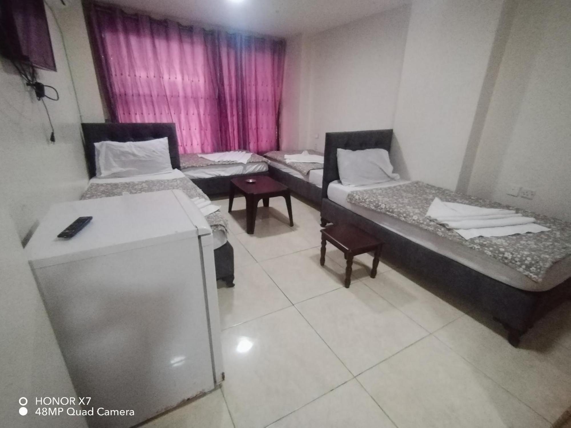 Farah Plaza Hostel &Hotel Apartments Akaba Buitenkant foto