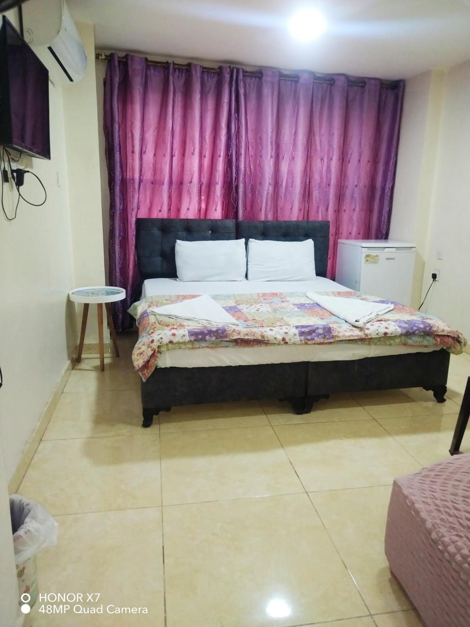 Farah Plaza Hostel &Hotel Apartments Akaba Buitenkant foto