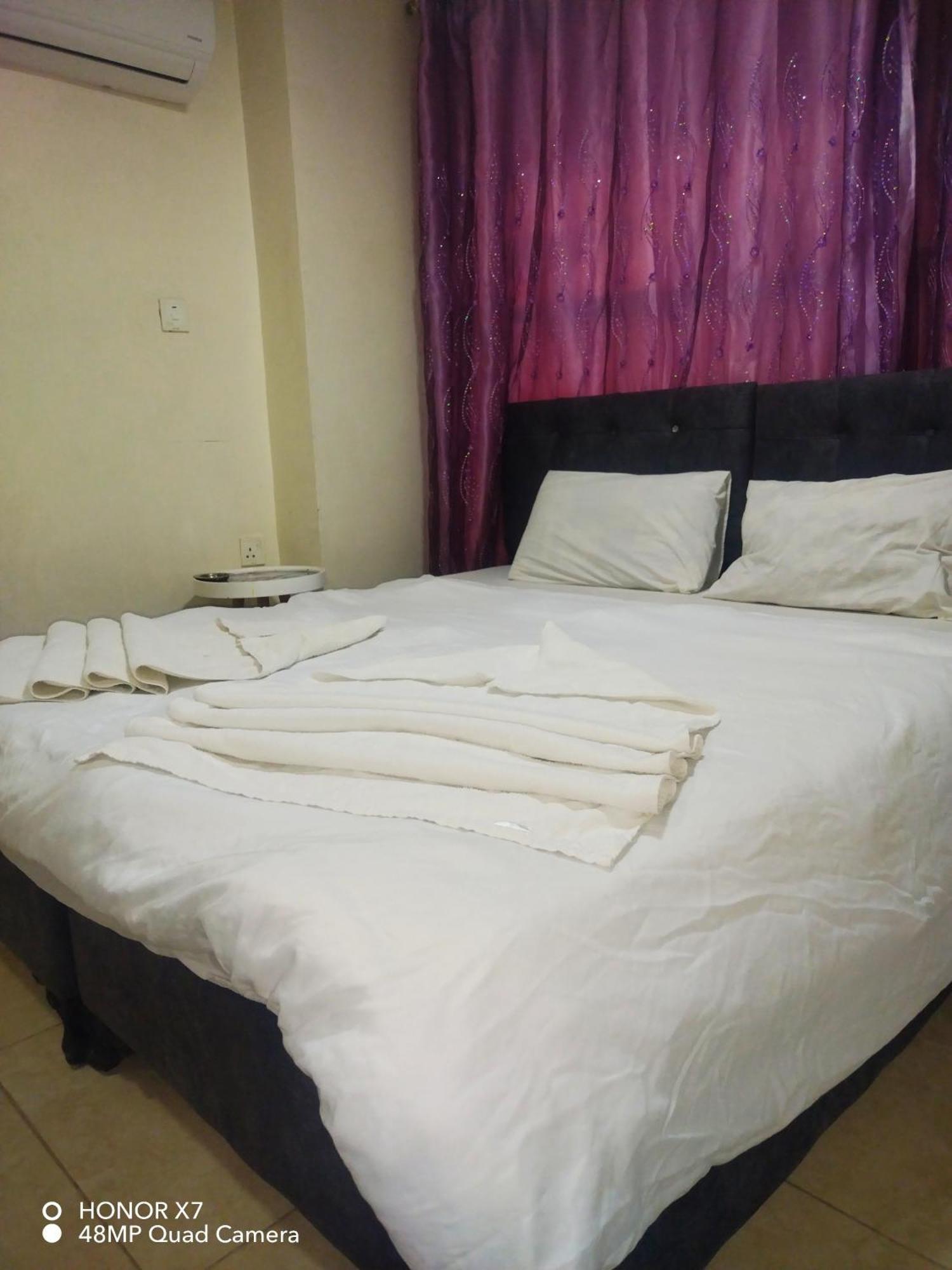Farah Plaza Hostel &Hotel Apartments Akaba Buitenkant foto