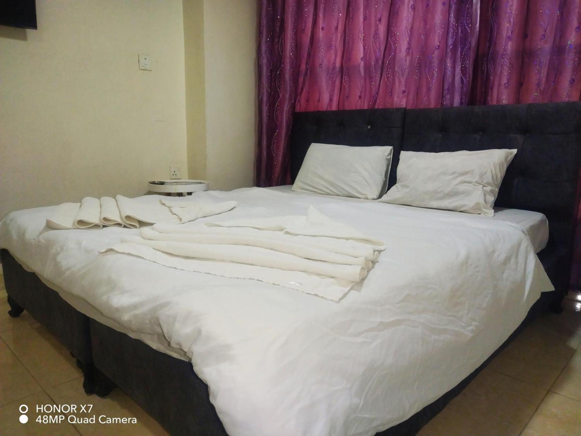 Farah Plaza Hostel &Hotel Apartments Akaba Buitenkant foto