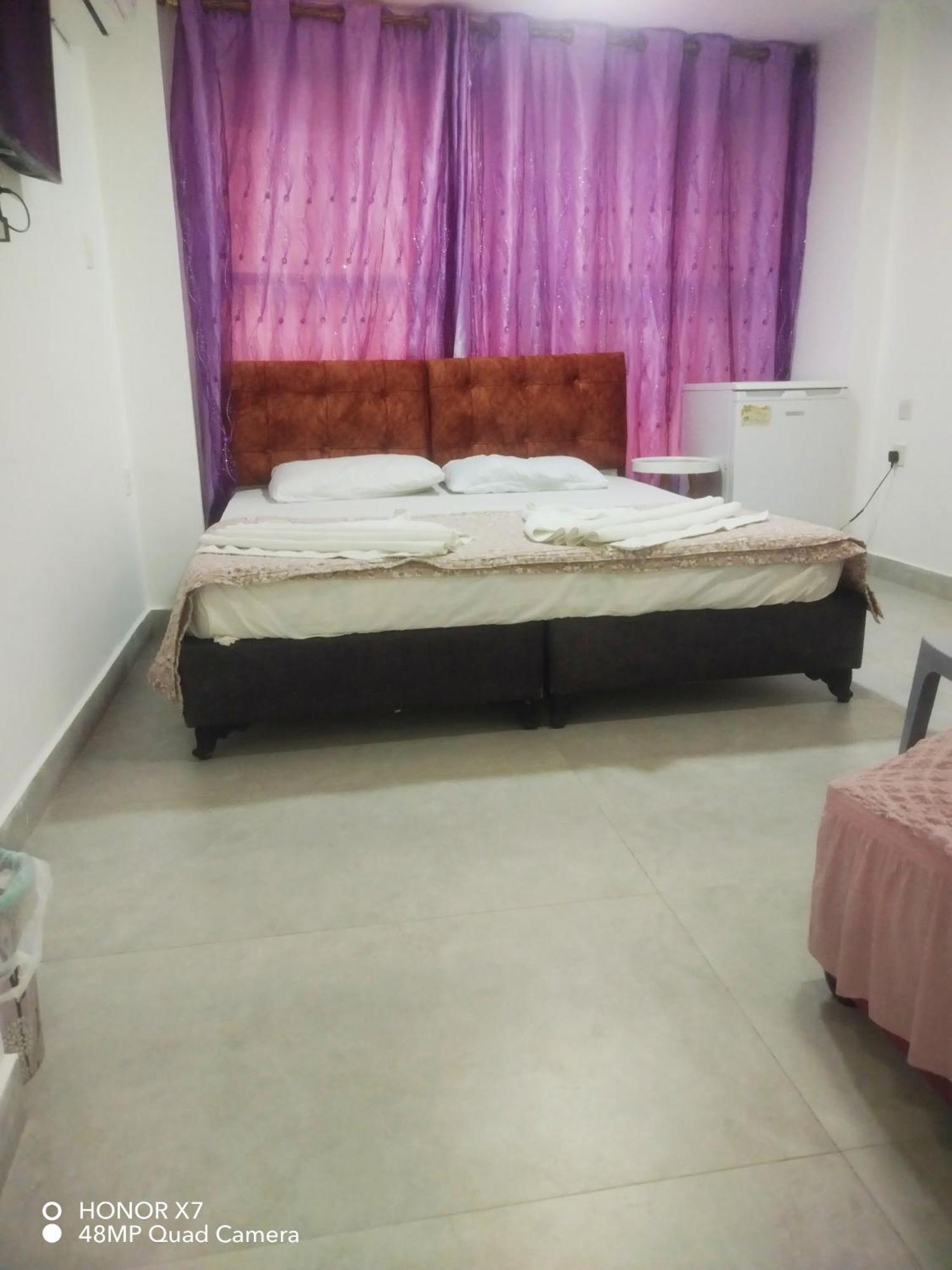 Farah Plaza Hostel &Hotel Apartments Akaba Buitenkant foto