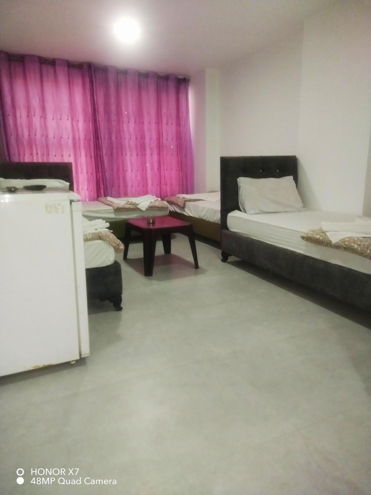 Farah Plaza Hostel &Hotel Apartments Akaba Buitenkant foto