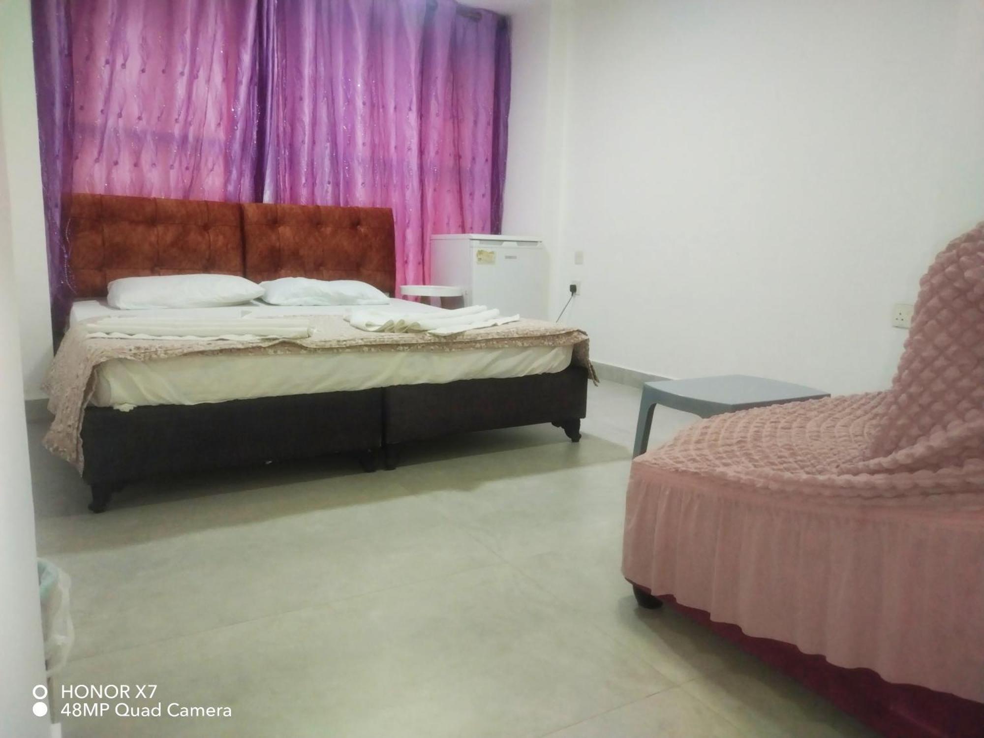 Farah Plaza Hostel &Hotel Apartments Akaba Buitenkant foto