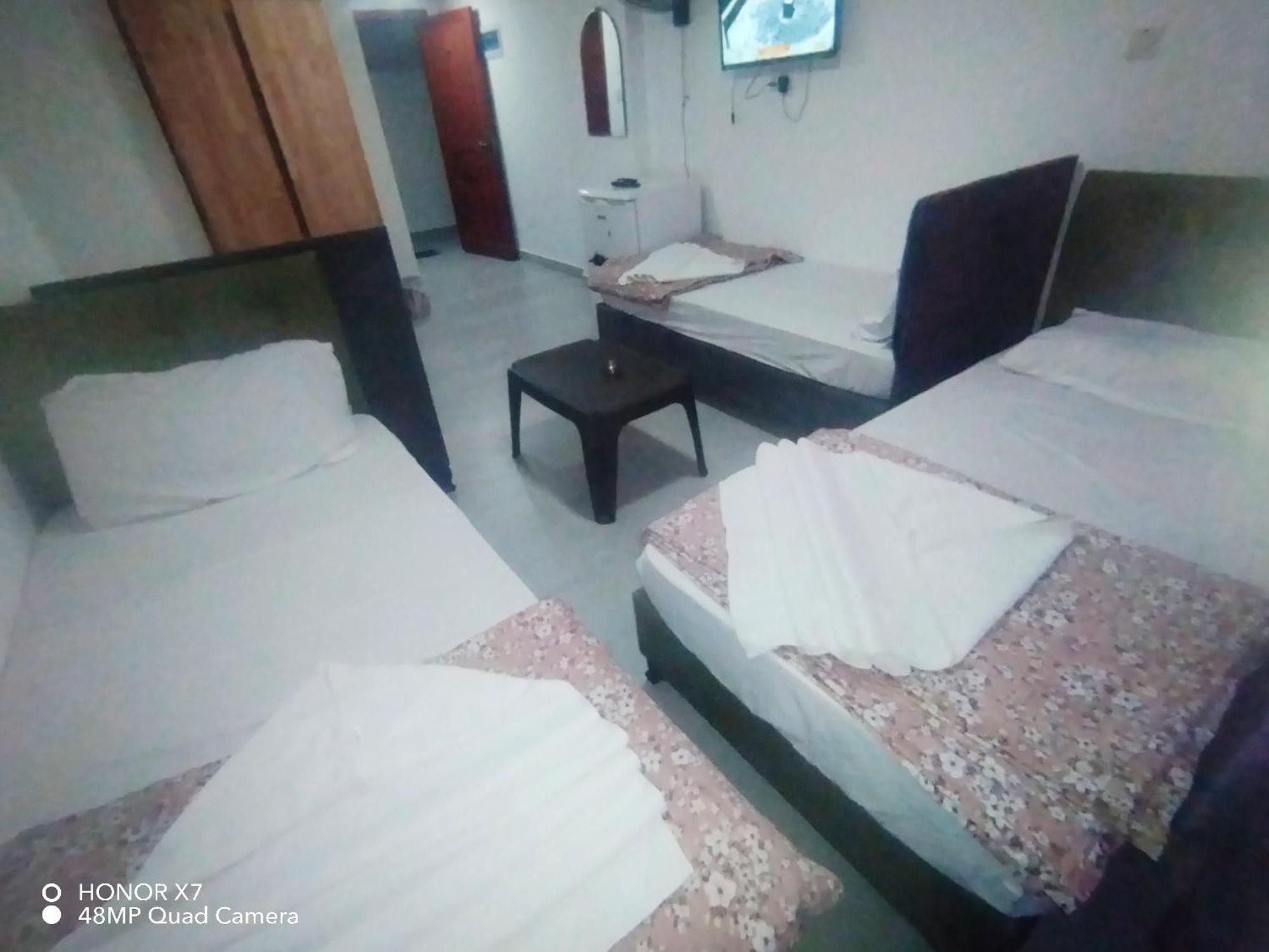 Farah Plaza Hostel &Hotel Apartments Akaba Buitenkant foto