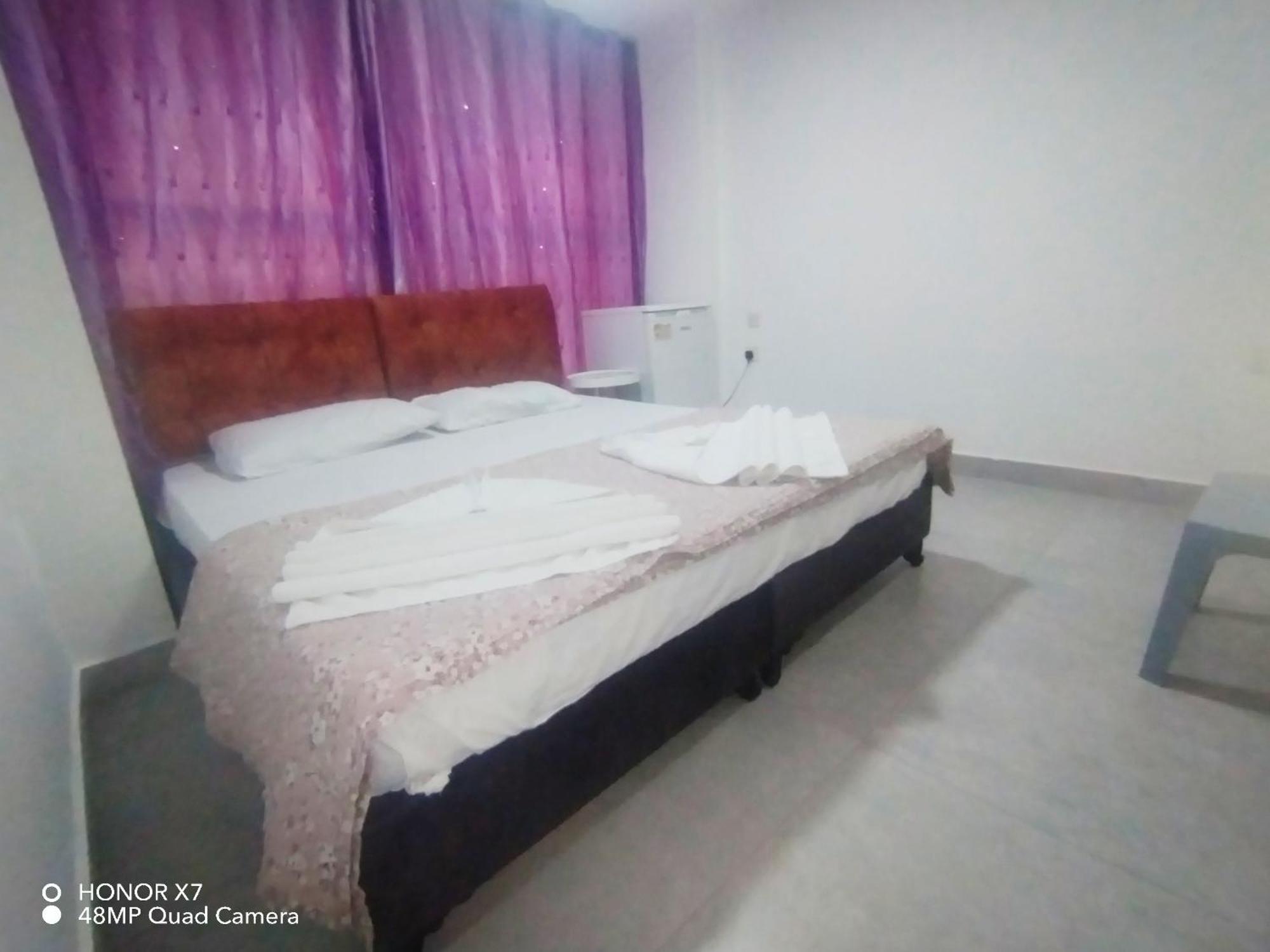 Farah Plaza Hostel &Hotel Apartments Akaba Buitenkant foto