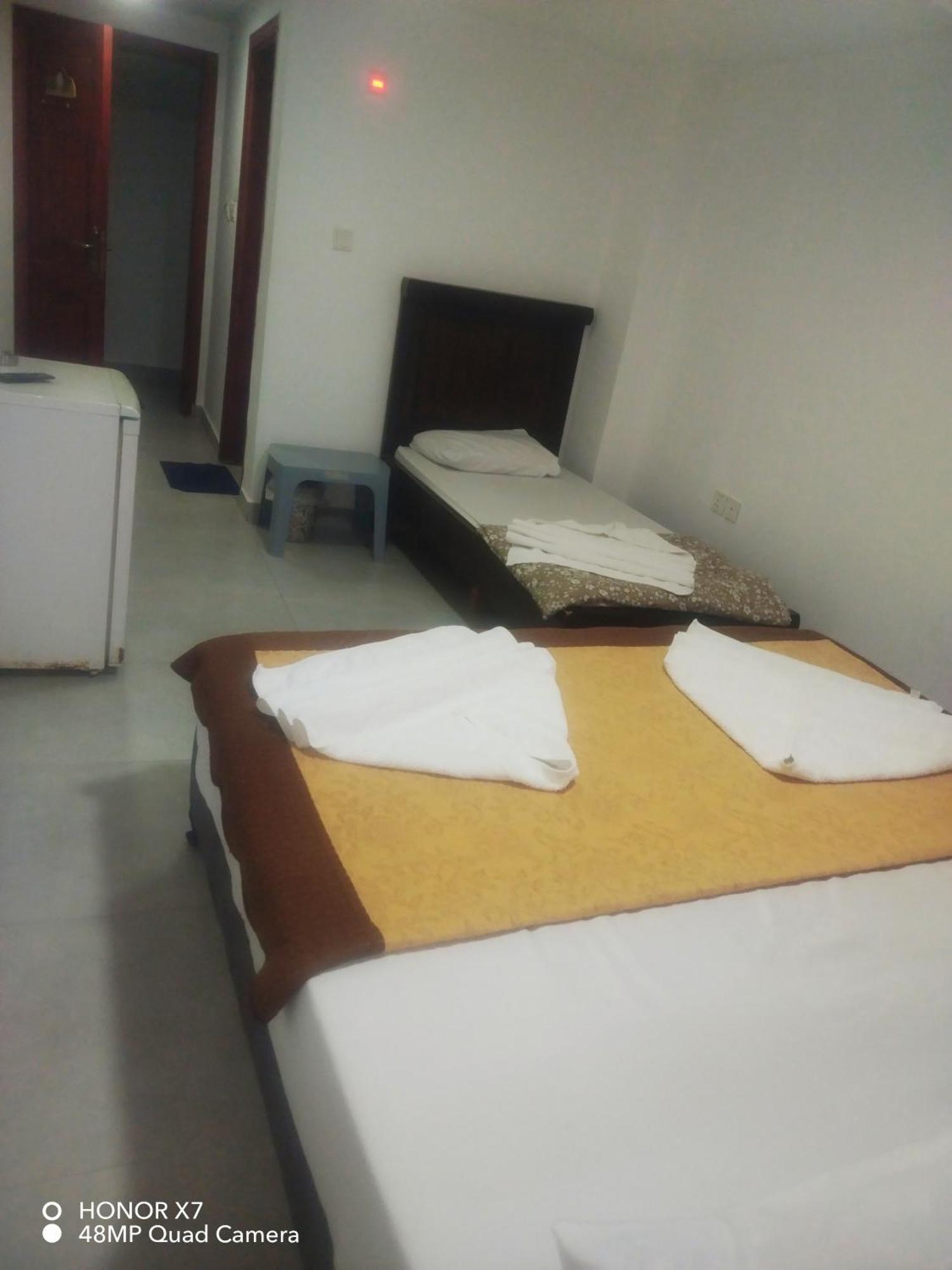 Farah Plaza Hostel &Hotel Apartments Akaba Buitenkant foto
